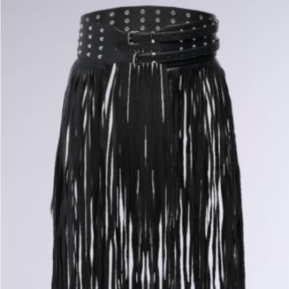 TAKE ME TO THE FESTIVAL FRINGE
BELT IN BLACK - Picture 3 of 3